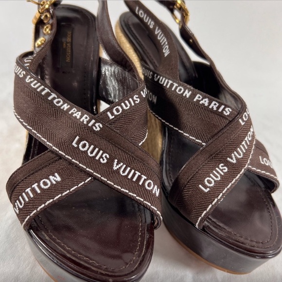 LOUIS VUITTON Brown Patent Leather Wedge Platform Sandals Made in Spain 38 8US - Picture 3 of 13